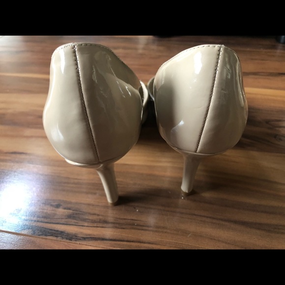 Beige heels - Picture 4 of 5